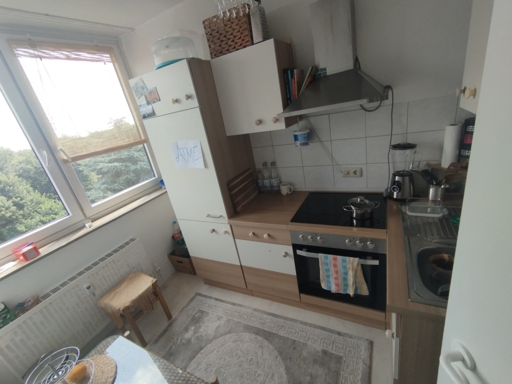 Gemütliches 1-Zimmer-Apartment mit Balkon ins Grüne – zur Untervermietung ab Oktober – Lindenstraße, 47198 Duisburg Homberg – Vorschaubild 2
