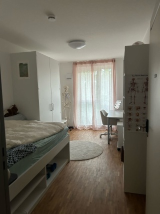 Imagen del anuncio: Zwischenmiete: Möbliertes Zimmer in ruhiger 4er-Mädels-WG am Seepark