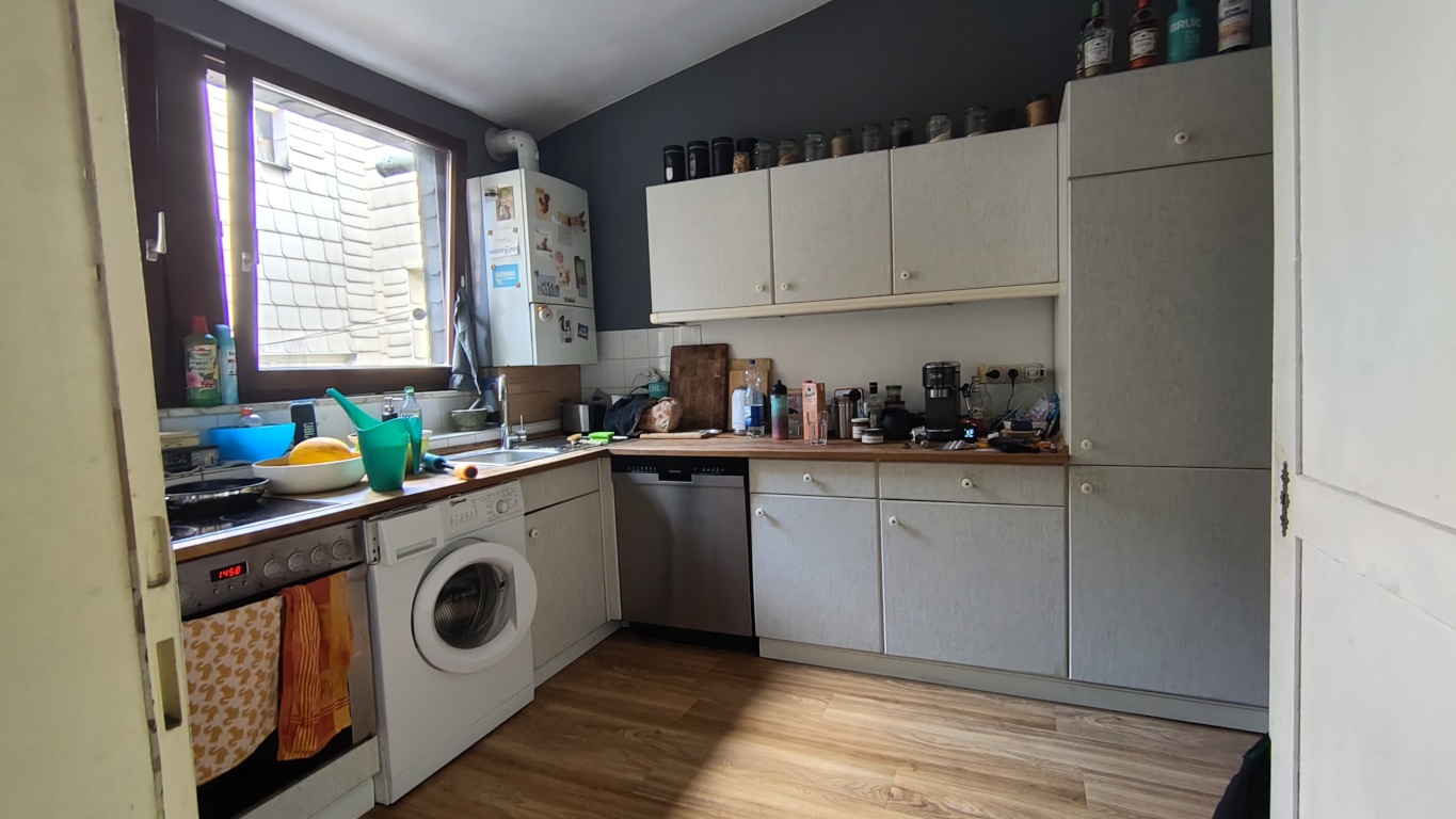 Nachmiete für helle 3-Zimmer-DG-Wohnung gesucht, Altbau, 4.OG – Adelheidstraße, 65185 Wiesbaden Mitte – Vorschaubild 10