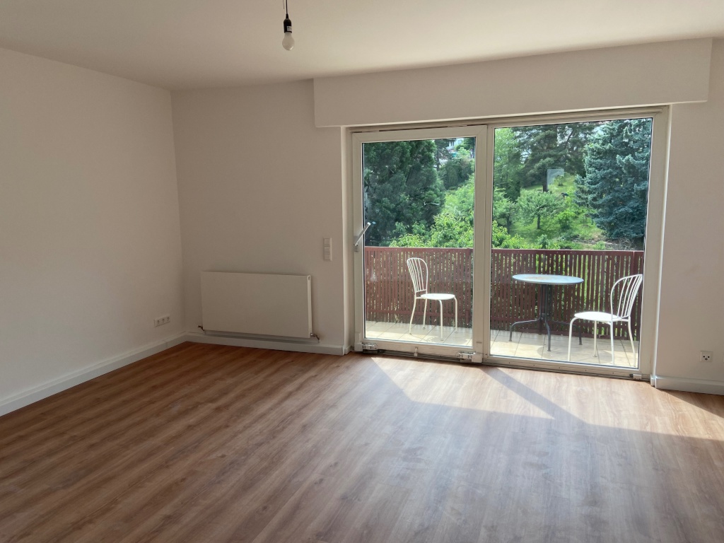 Helle 3er-WG-geeignete 3-Zimmer-Wohnung mit Balkon, Gartenmitnutzung & Blick ins Grüne in Stuttgart-West Kräherwald