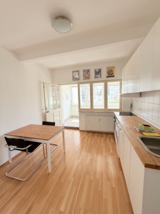 Anzeigenbild: Bonn-Zentrum: 2,5-Zimmer-Wohnung mit Terrasse & Panoramablick, 1A-Lage Fußgängerzone