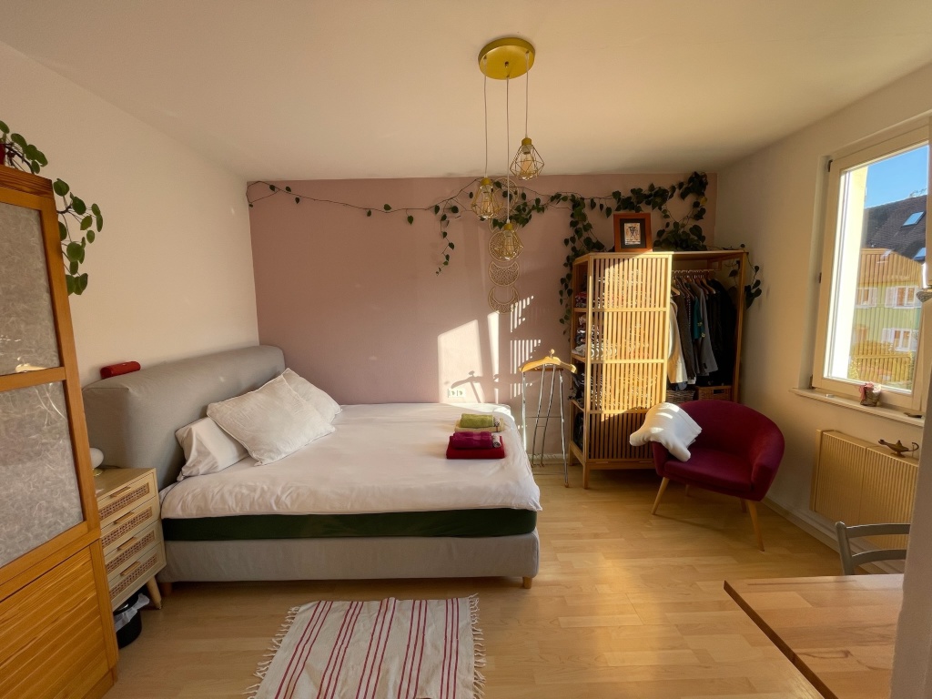 Stilvolle, möblierte 2-Zimmer-Wohnung mit Balkon, Zwischenmiete