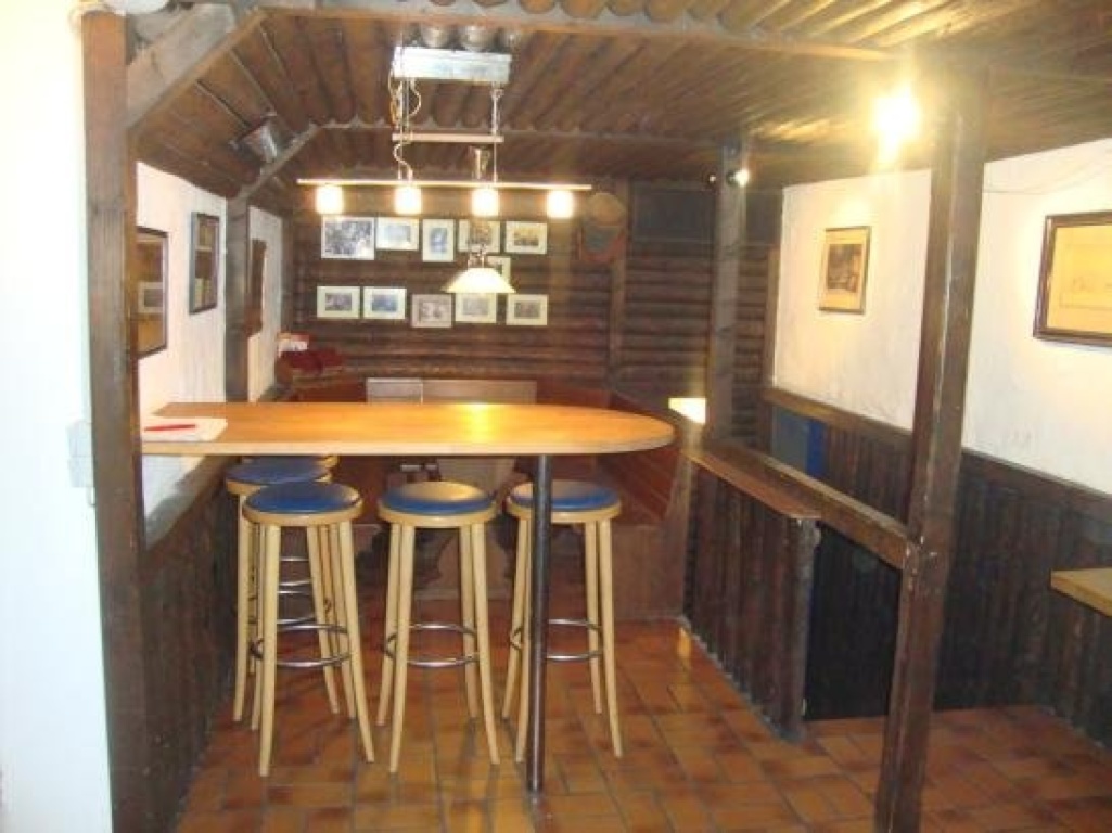 WG-Zimmer Oststadt Sebastian-Kneipp-Straße 4 - Der gemütliche Barvorraum - hier lassen sich gut Spiele spielen und Bierchen genießen