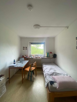 Ad image: Untervermietung im September: ein Zimmer in einem Studentenwohnheim (AWO)