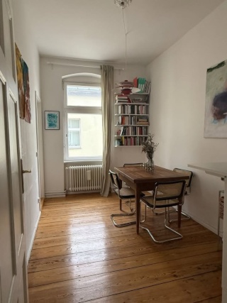 Lovely 2-rooms furnished flat by the canal — photo 1