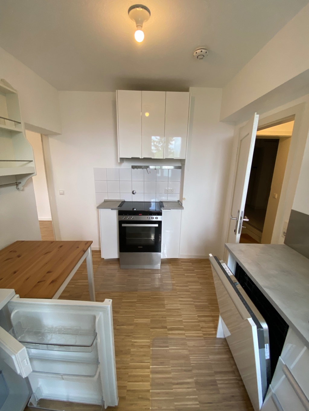 Helle 2-Zimmer-Wohnung mit Küche, Stuttgart – von privat – Wohnen im Grünen, in der Stadt! Hochwertig saniert, mit Einbauküche, Echtholzparkett, Tageslichtbad | Hochwertige und umfangreiche Ausstattung – Im Degen 36, 70327 Stuttgart Wangen – Vorschaubild 6