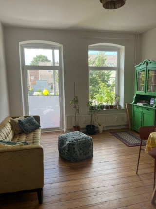 Anzeigenbild: Möblierte WG zur Untermiete – September komplett & danach ein Zimmer bis Mitte April frei
