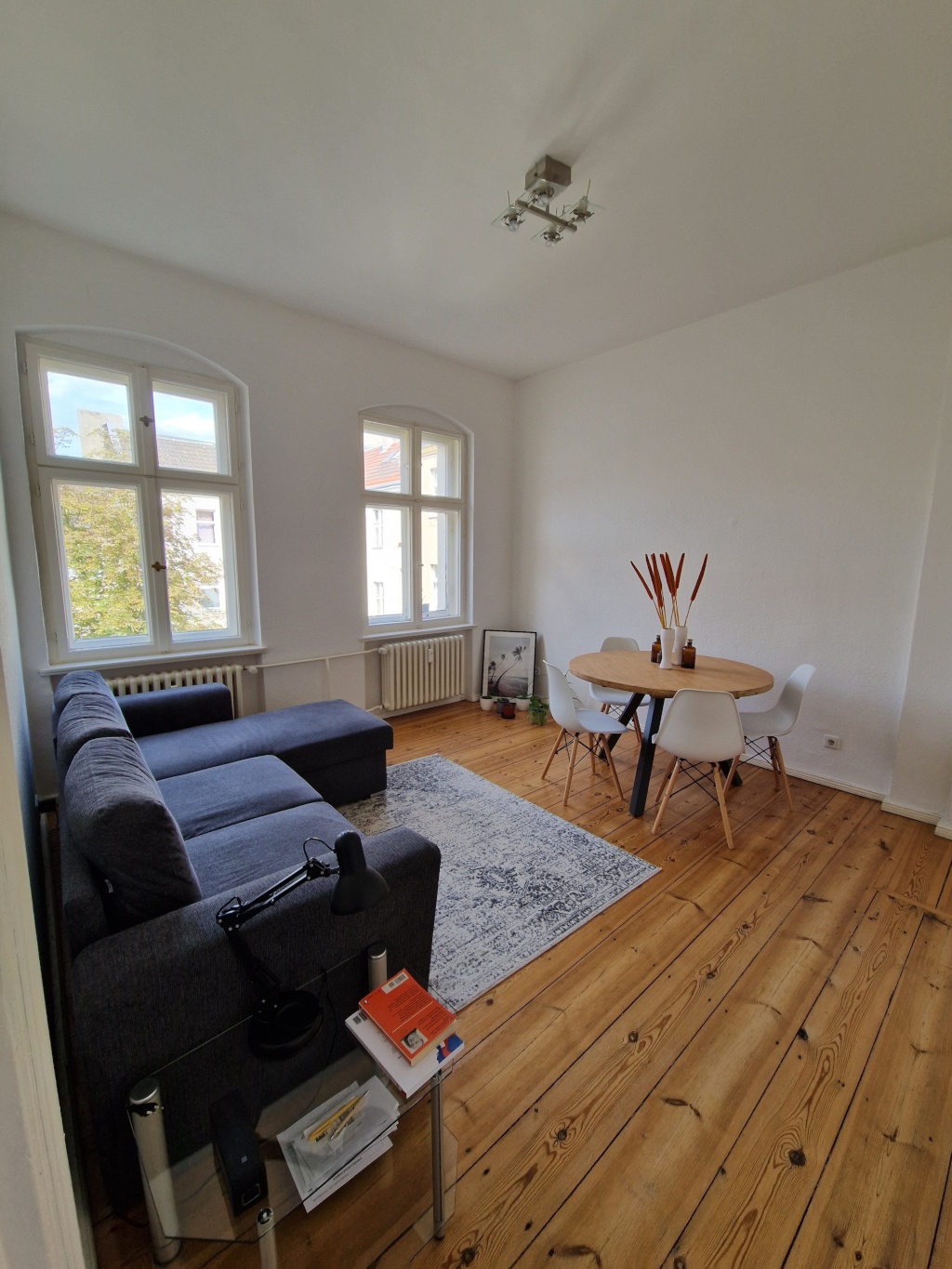 Wohnung Charlottenburg Kamminer Straße - Geräumiges und gemütliches Wohnzimmer