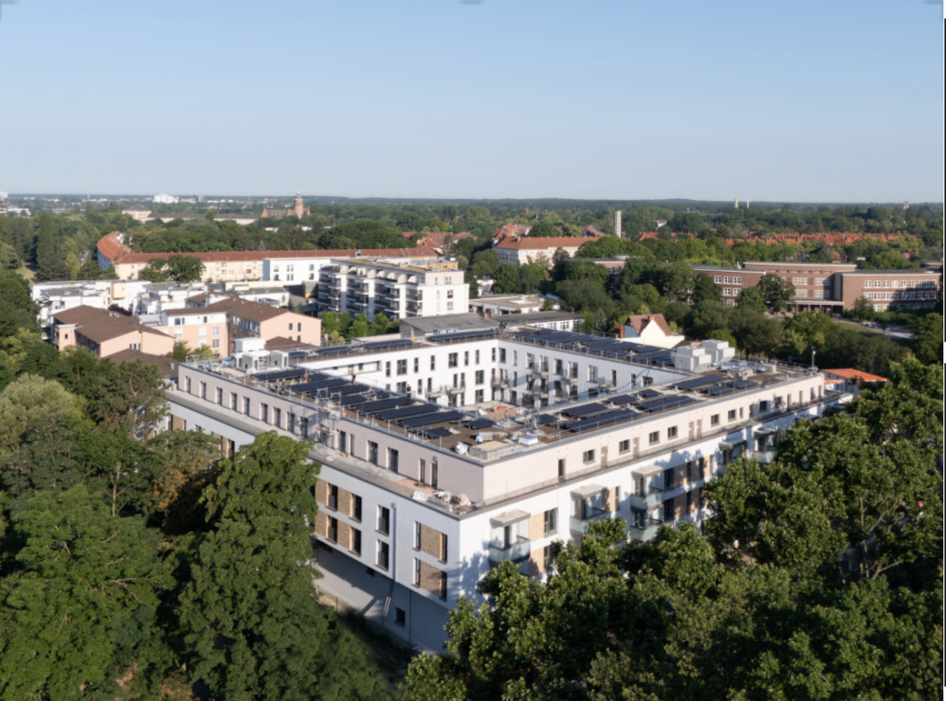 WG-Zimmer Reinickendorf Roedernallee  118F - Hausansicht