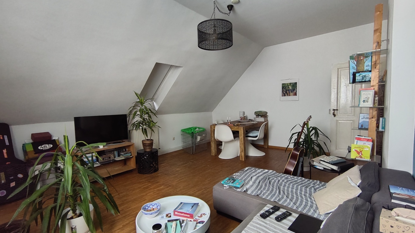 Nachmiete für helle 3-Zimmer-DG-Wohnung gesucht, Altbau, 4.OG – Adelheidstraße, 65185 Wiesbaden Mitte – Vorschaubild 2