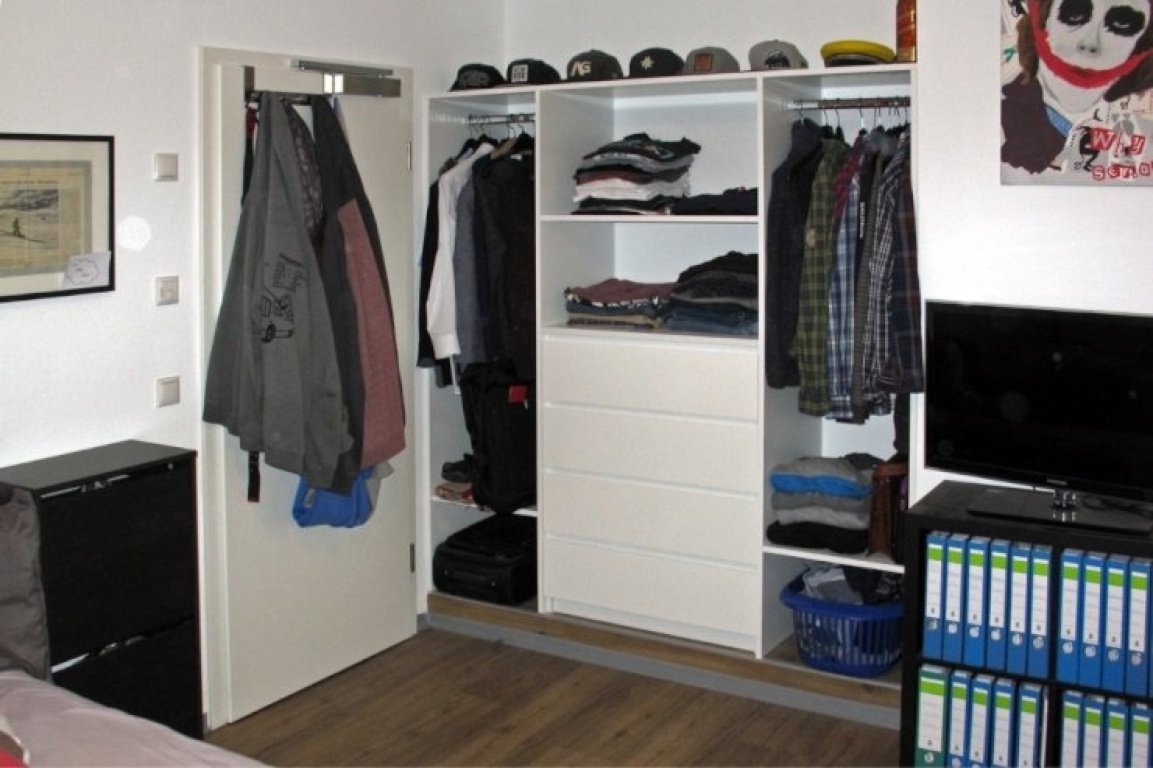 WG-Zimmer Oststadt Sebastian-Kneipp-Straße 4 - Ein anderes Zimmer im 2. OG mit Blick auf den integrierten Kleiderschrank