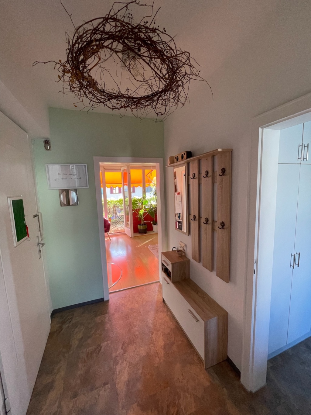 Stilvolle, möblierte 2-Zimmer-Wohnung mit Balkon, Zwischenmiete – Johann-Sebastian-Bach-Straße 10, 79104 Freiburg im Breisgau Herdern – Vorschaubild 7