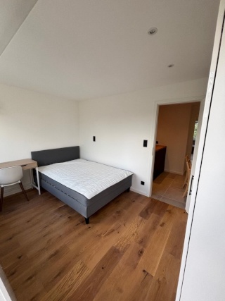 Schönes und möbliertes WG Zimmer