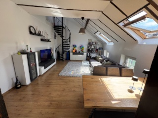 Imagen del anuncio: Möblierte, lichtdurchflutete Maisonette mit Wendeltreppe | Nähe Volksgarten | 95m2