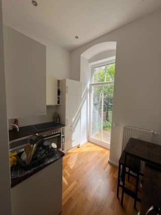 Short term: Charming 2-Room Apartment in the Heart of Boxi, Friedrichshain — photo 1