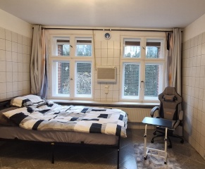 Anzeigenbild: 2 Zimmer 42 qm in WG all incl.  (Wohn+Schlafzimmer) ab sofort in Karlshorst ruhig kühl hell  2 rooms (living room & bedroom), 42 sqm, in a shared apartment; available immediately in Karlshorst (near Friedrichshain, Schöneweide, Tierpark)weid