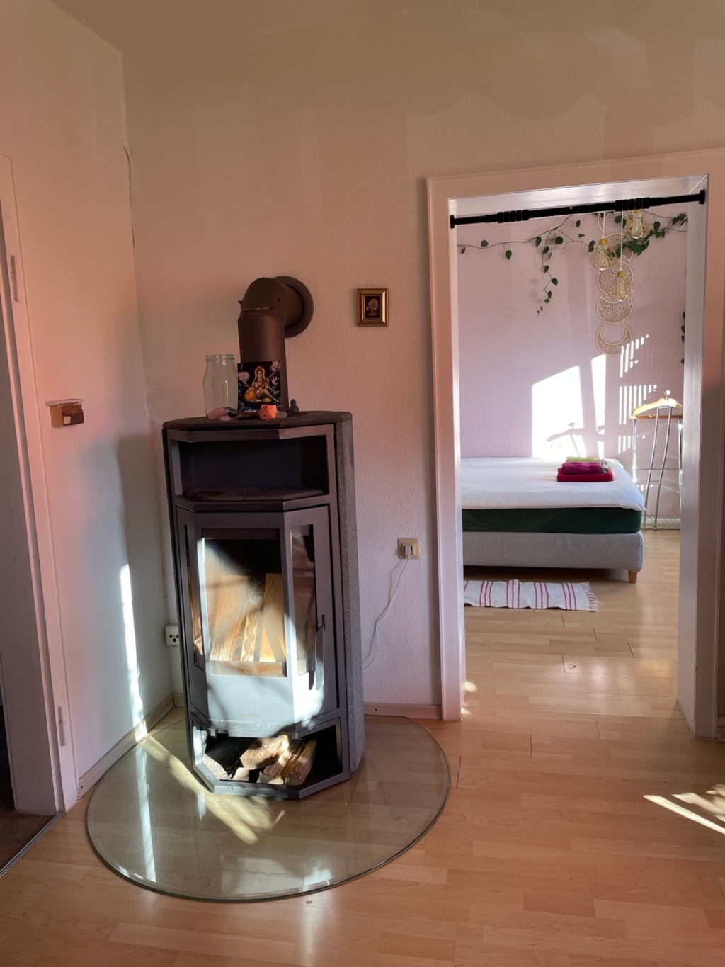 Stilvolle, möblierte 2-Zimmer-Wohnung mit Balkon, Zwischenmiete – Johann-Sebastian-Bach-Straße 10, 79104 Freiburg im Breisgau Herdern – Vorschaubild 6