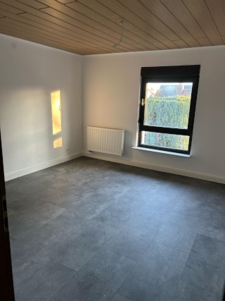 Imagen del anuncio: Renovierte 76m2 Wohnung – 2 Schlafzimmer, Balkon, Garten mit Grillplatz