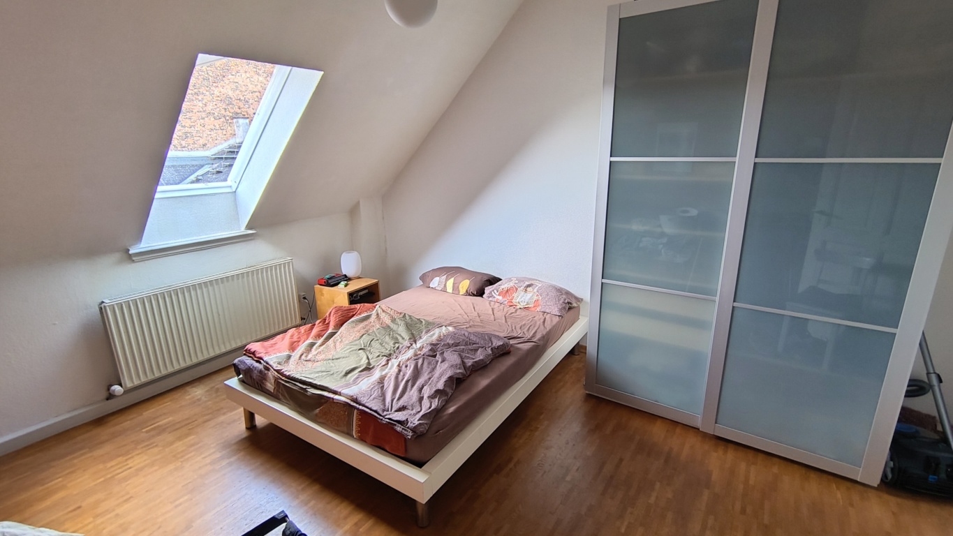 Nachmiete für helle 3-Zimmer-DG-Wohnung gesucht, Altbau, 4.OG – Adelheidstraße, 65185 Wiesbaden Mitte – Vorschaubild 9