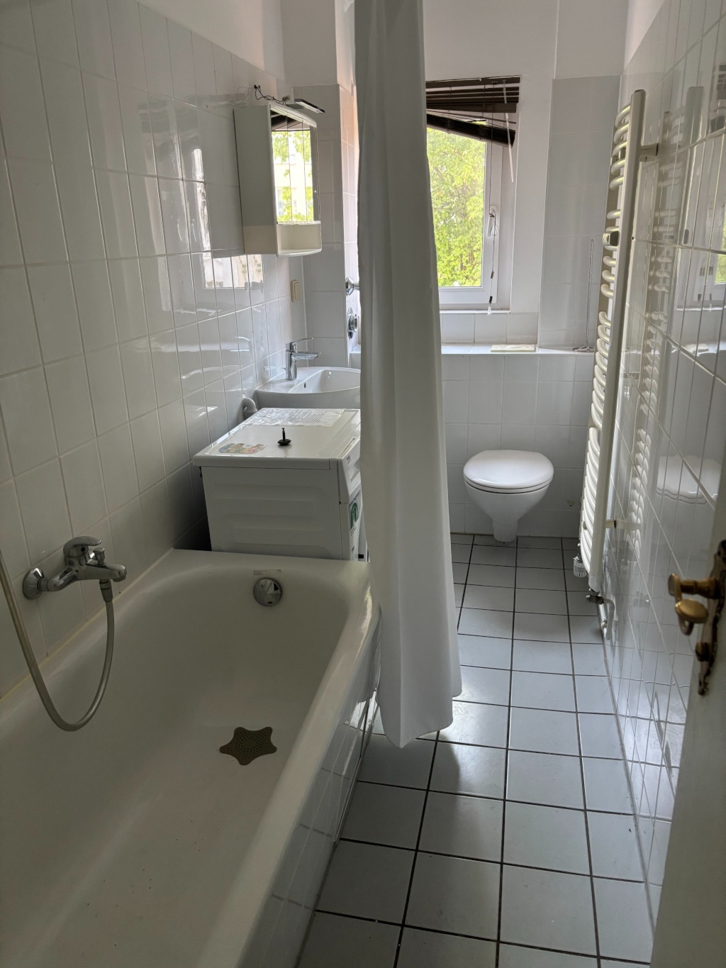 BR47M04 - BERLIN TEGEL: moderne Wohnung - mit Anmeldung - 2 Zimmer, Balkon, möbliert – Brunowstr. 47, 13507 Berlin Tegel – Vorschaubild 14