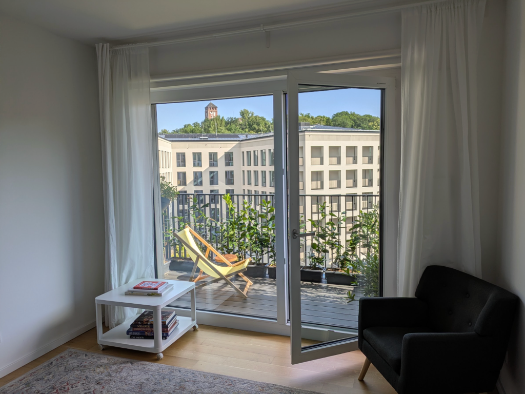 Lichtdurchflutete 2-Zimmer-Neubauwohnung in der Speicherstadt – Top Anbindung nach Berlin!