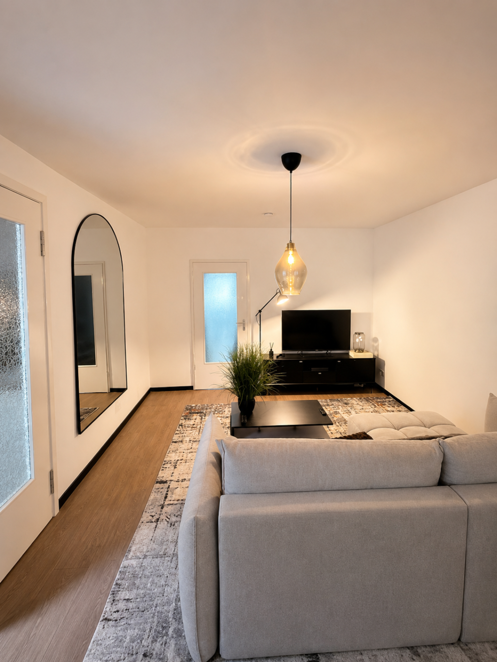 Stylish Private Mezzanine Room with Balcony | Heart of Berlin-Neukölln – Hertzbergstraße, 12055 Berlin Neukölln – Vorschaubild 9