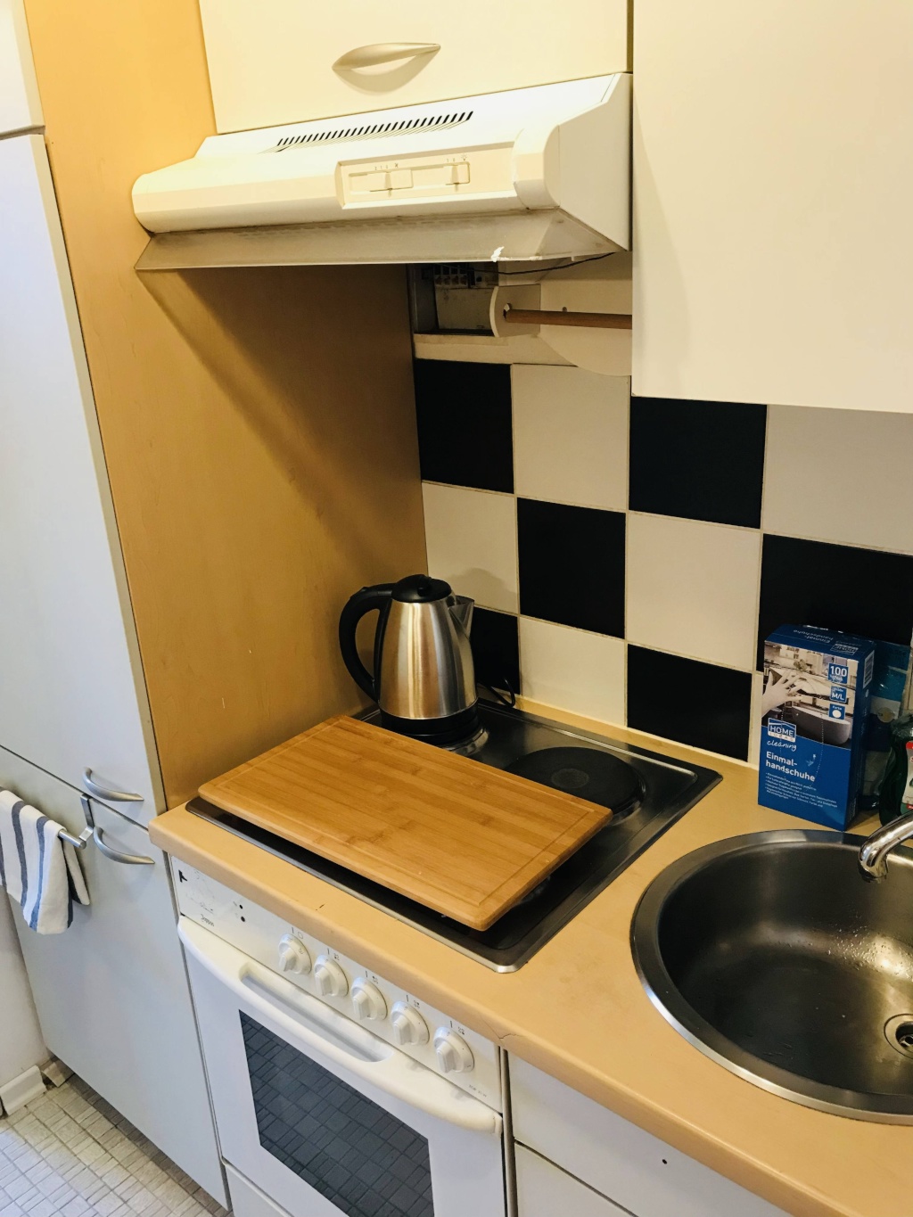 Passau Schönes 1 Zimmer Appartement Voll möbliert mit Balkon und seperater Küche - Neu renoviert - Zentrale Lage – Spitalhofstr 73, 94032 Passau Haidenhof-Nord – Vorschaubild 2