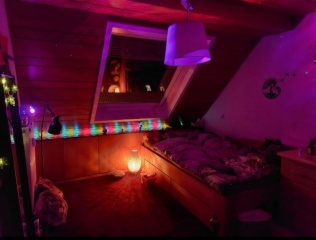 Ad image: Unmöbliertes Zimmer in einem Haus.