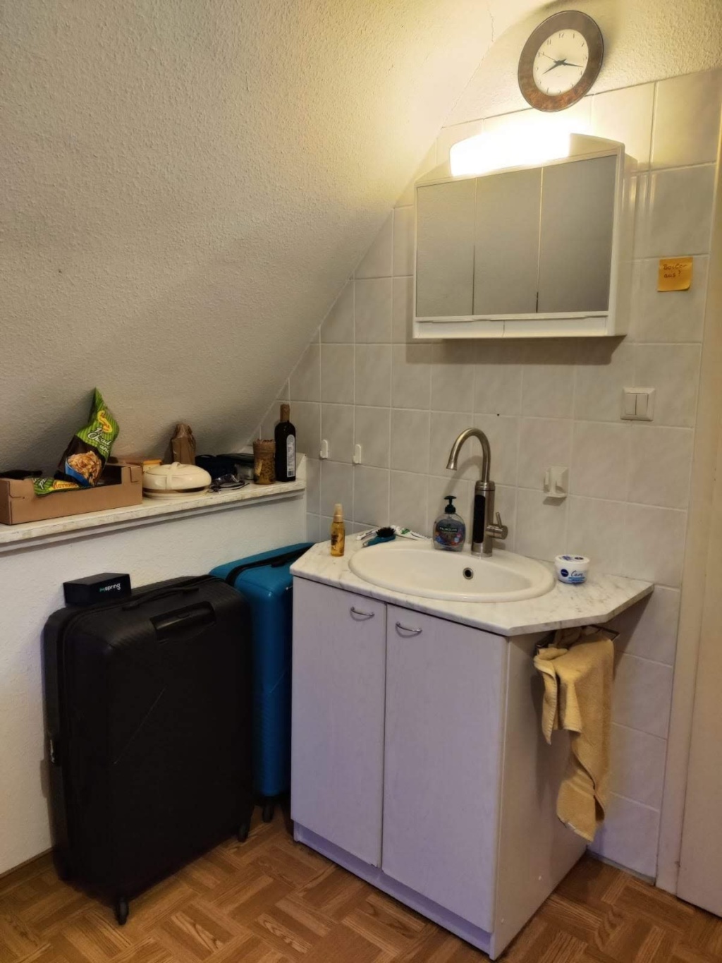 Flatshare Stammheim Korntaler Straße 115 - eigenes Waschbecken
