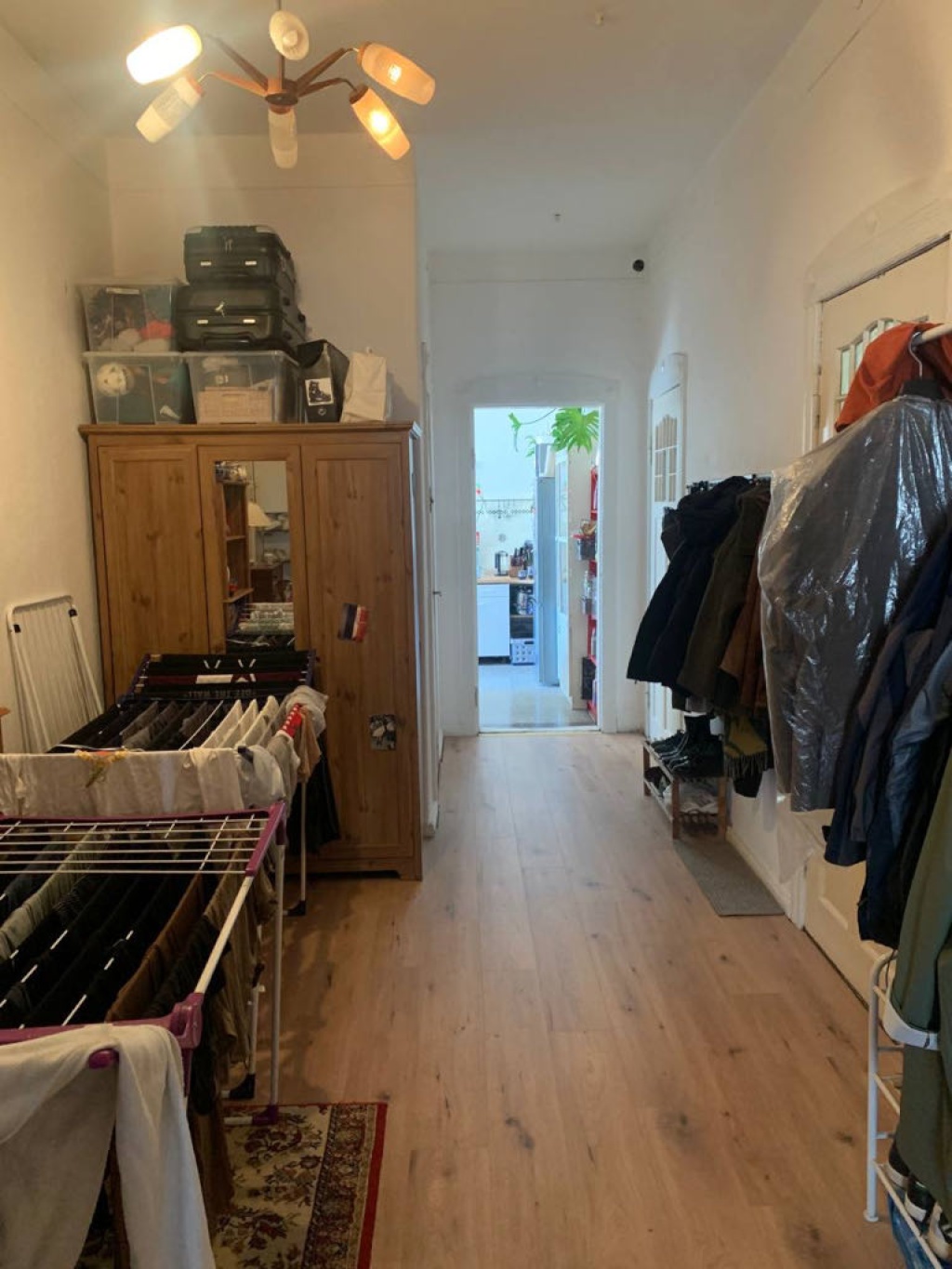 WG-Zimmer Alte Neustadt Donaustraße - großer Flur