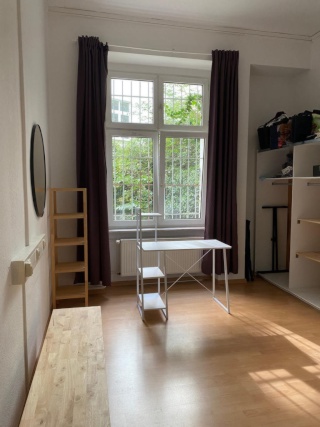 Ad image: Gemütliches Zimmer in 5er-WG (nur für Frauen) in super Lage 🌿
