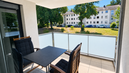 Zwiischenmiete: 1.8-1.9 2,5-Zimmer-Wohnung mit Balkon und Tiefgaragenstellplatz