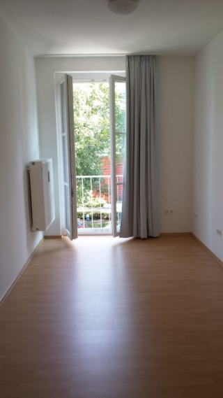 Anzeigenbild: Zimmer in neu zu besetzender 5-Zimmer-WG-Wohnung ab 1.9.2026 frei