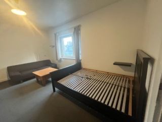 Anzeigenbild: WG zimmer in KR-Fischeln - Women only