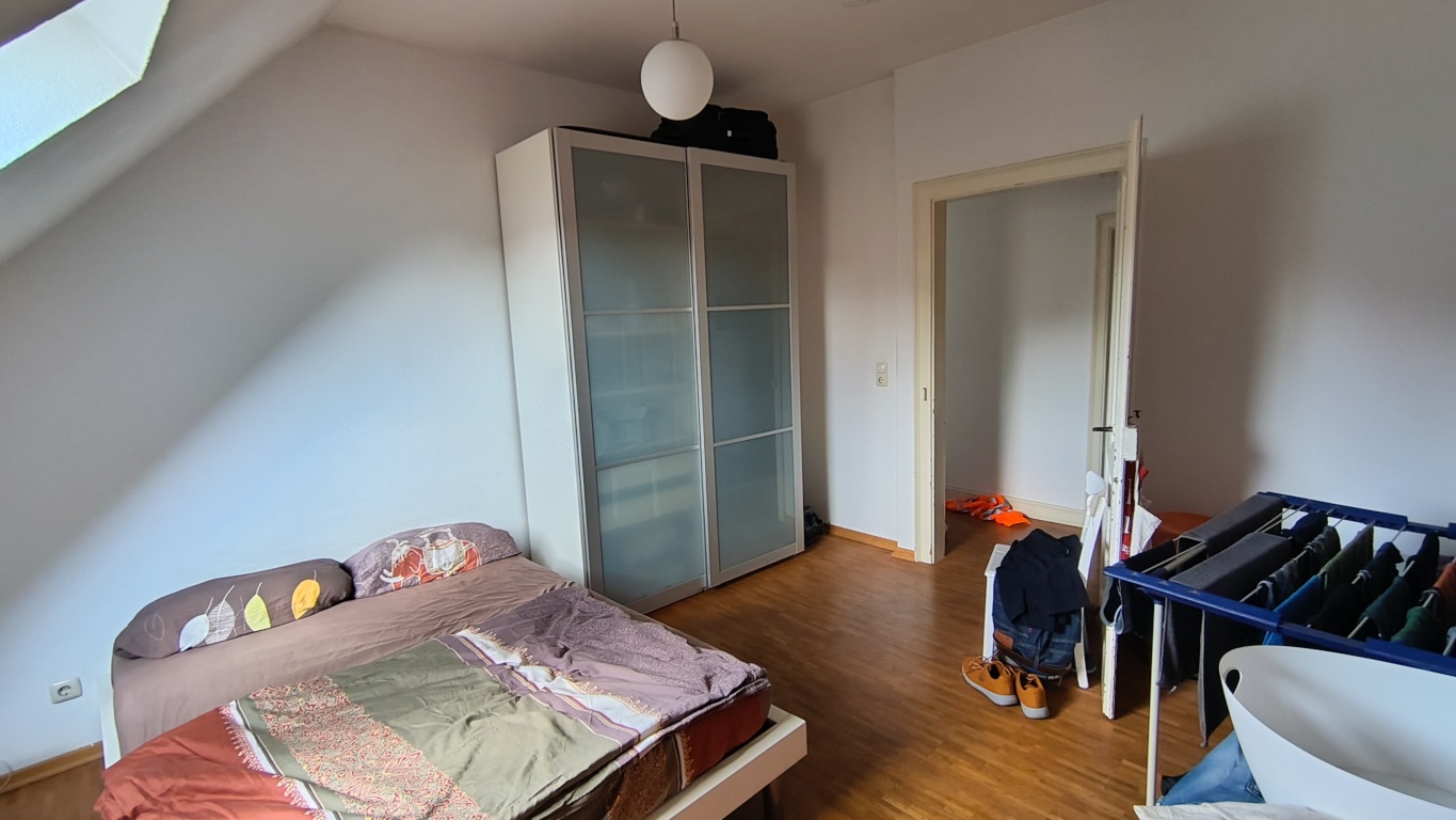 Nachmiete für helle 3-Zimmer-DG-Wohnung gesucht, Altbau, 4.OG – Adelheidstraße, 65185 Wiesbaden Mitte – Vorschaubild 8