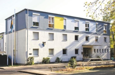 Anzeigenbild: Möbliertes Einzelzimmer mit Bad im Verbindungshaus direkt am KIT für Studenten