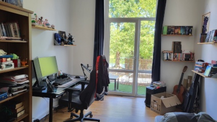 Anzeigenbild: WG-Zimmer mit Balkon und Blick auf den Schreventeich in 5,5 Zimmer Wohnung (154 m2)