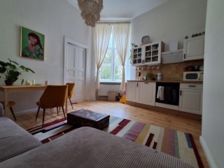 Sehr schöne, zentral gelegene Wohnung für ca. 3 Monate frei — photo 1