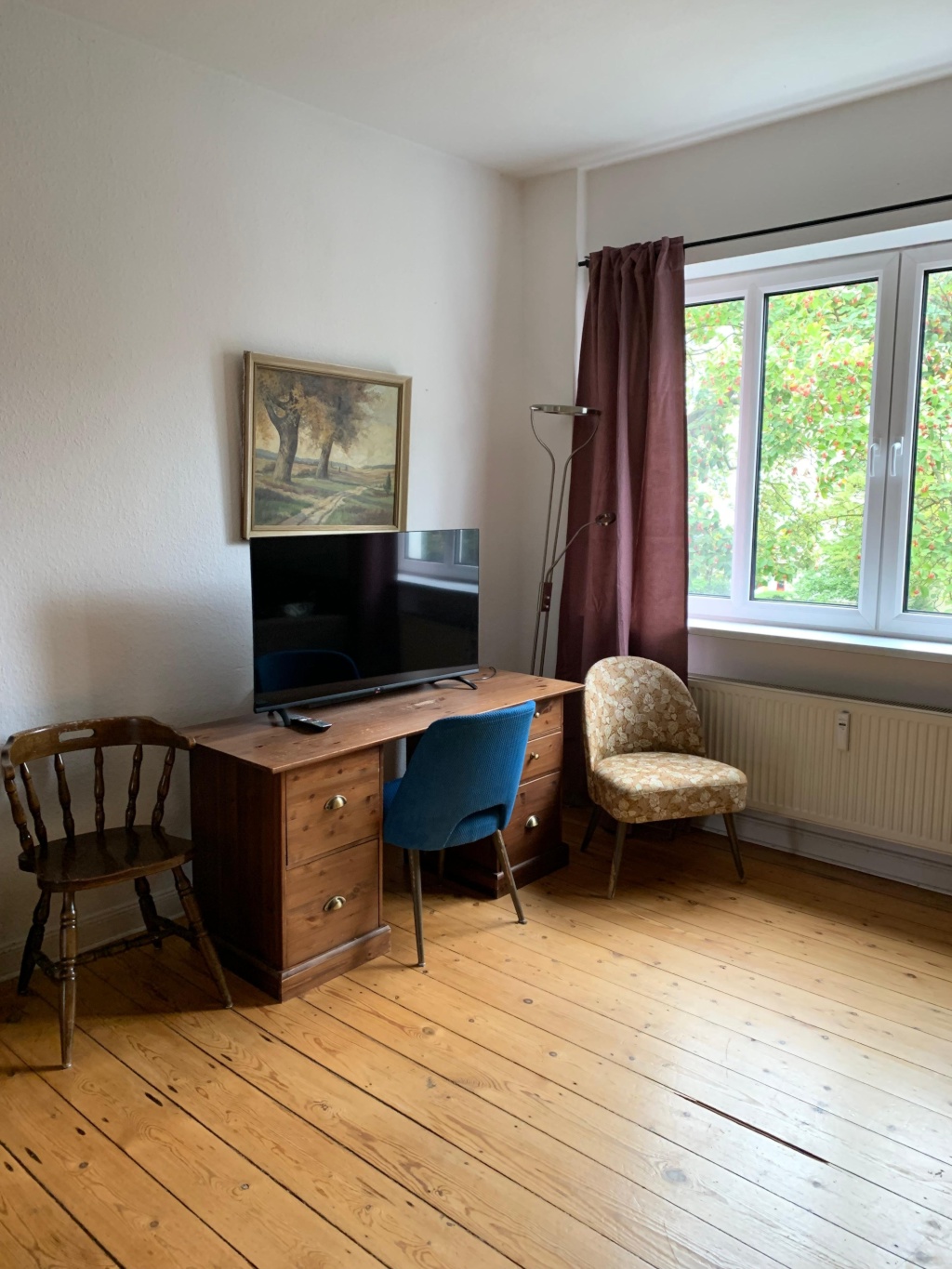 Möblierte Wohnung am Rande der KTV zur Zwischenmiete. WG geeignet.