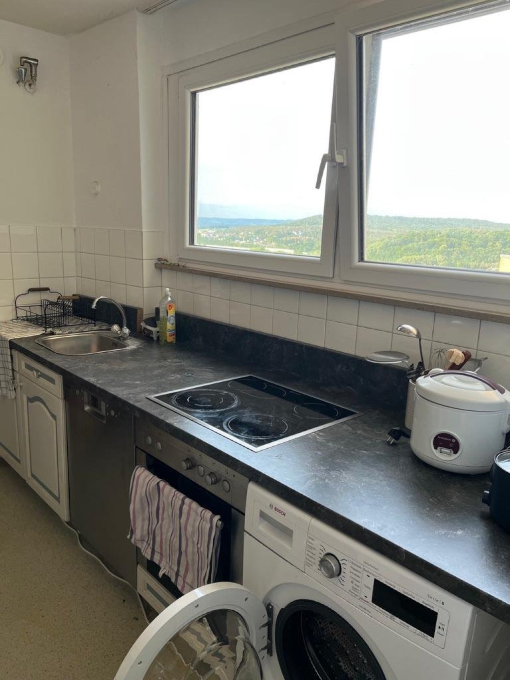 WG-Zimmer Alt-Erlangen Sankt Johann 6 - Küche mit Blick Fränkische Schweiz