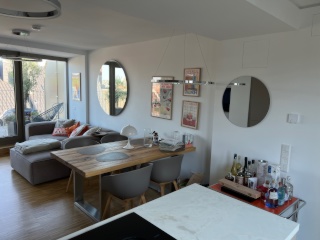 Anzeigenbild: Wunderschöne und lichtdurchflutete Wohnung in bester Innenstadtlage