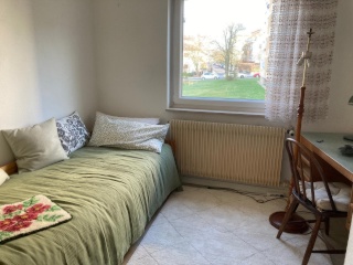 Anzeigenbild: Zimmer in Haus WG mit Garten, Balkon und Terrasse