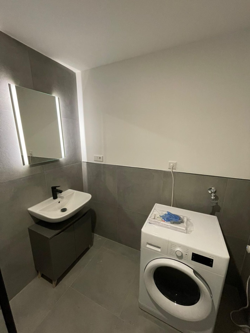 WG-Zimmer Bruck Gerhart-Hauptmann-Straße 15 - Bad