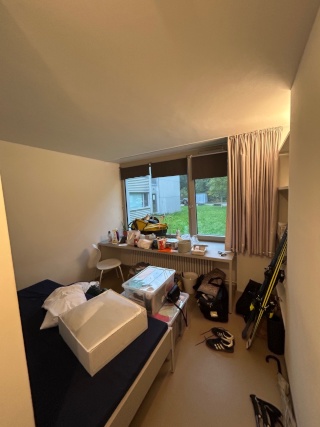 Private room with bathroom in a dorm in Studentenstadt