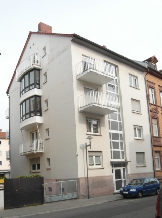 Anzeigenbild: 2 Zi Wohnung, hell, freundlich, Innenstadt, Einbauküche, Balkon