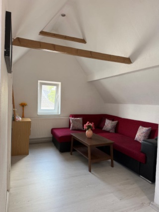 Imagen del anuncio: Möblierte Dachgeschosswohnung in Hannover (ca. 46 m2) – Ideal für Studentinnen oder Auszubildende oder Krankenschwester