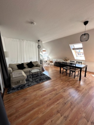 6 Monate, Dachgeschosswohnung mit Fahrstuhl direkt am Boxi in Friedrichshain — photo 1