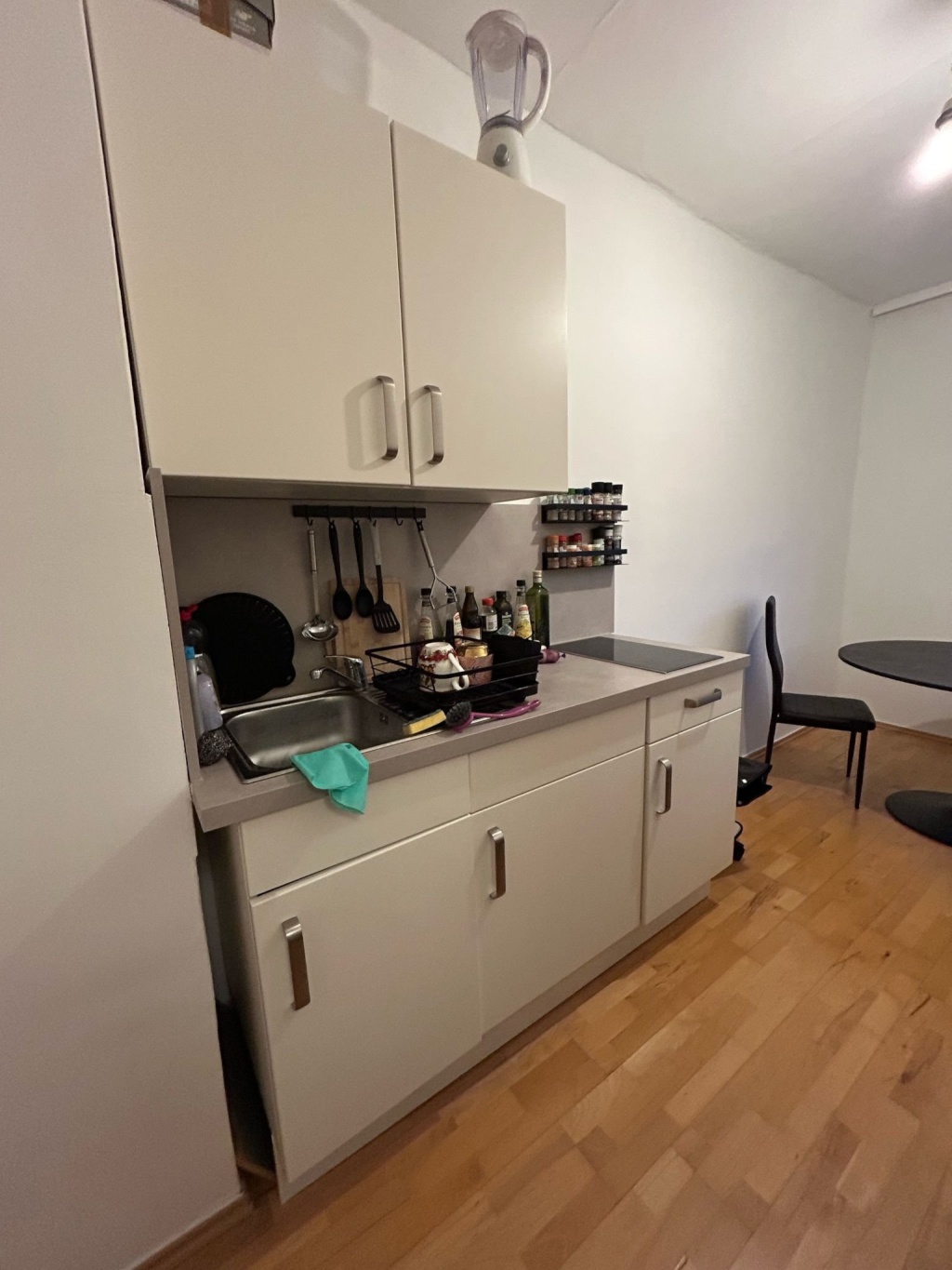 Tastefully furnished 1.5-room apartment with separate kitchen (Sublet) – Johann-Sebastian-Bach-Straße 27, 80637 München Neuhausen-Nymphenburg – Vorschaubild 5