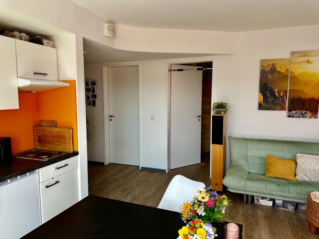 WG-Zimmer Aaseestadt Boeselagerstraße  69b - Zimmer 1 rechts, links Zimmer 2 (mein Zimmer)