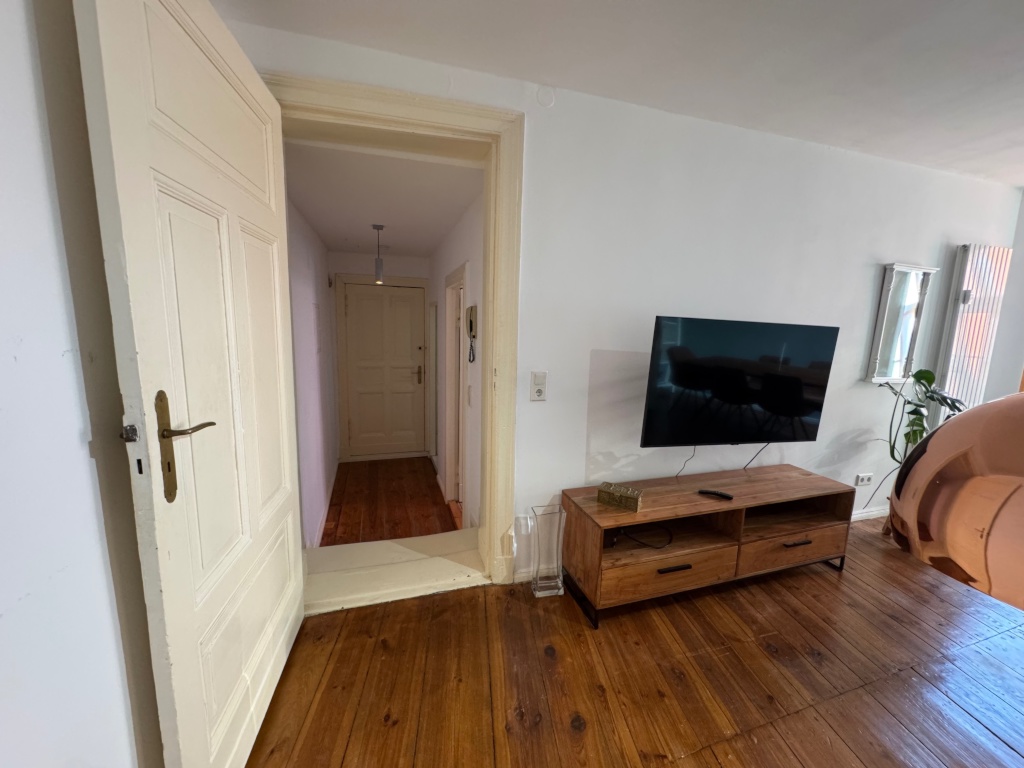 Fully Furnished 2-Room Suite (with Shared Kitchen) – Pappelallee, 10437 Berlin Prenzlauer Berg – Vorschaubild 5